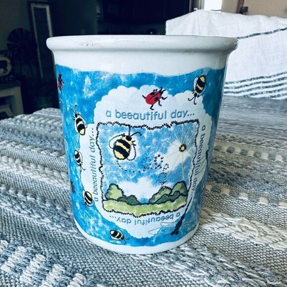 Vintage Y2K cottagecore oversized bumble bee ladybug floral coffee mug planter - Picture 3 of 8